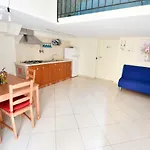 Beb Maryposa Oda ve Kahvaltı 3*