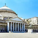 Beb Maryposa Oda ve Kahvaltı Napoli