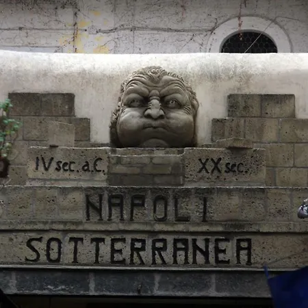 Beb Maryposa Nocleg ze śniadaniem Neapol