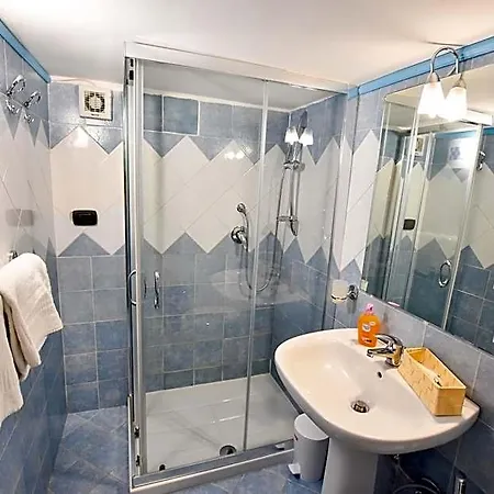 Beb Maryposa Bed & Breakfast 3*
