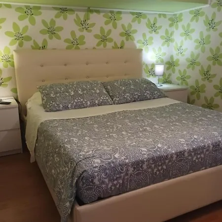 Beb Maryposa Νάπολη