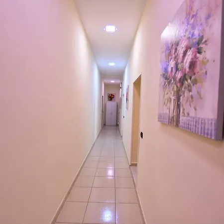 Beb Maryposa Bed and Breakfast Νάπολη